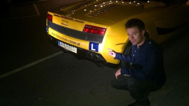 Verovali ili ne ali u auto skoli u Australiji jedan od automobila jeste Lamborghini galardo spyder