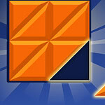 Narandžasti kvadrat sa isečenim trouglom i rukom koja drži narandžasti trougao na plavoj pozadini