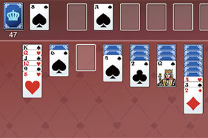 Prikazane karte različitih boja poređane u redovima na bordo pozadini