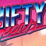 Svetleći natpis Shifty Gear u stilu neona na ružičastoj pozadini