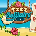 Promotivna grafika za igru Tiki Solitaire sa kartama koje imaju polinezijske motive i plažom u pozadini